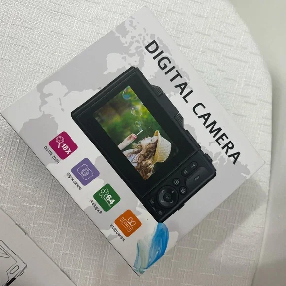 Black Digital Camera (New) - Picture 4 of 6